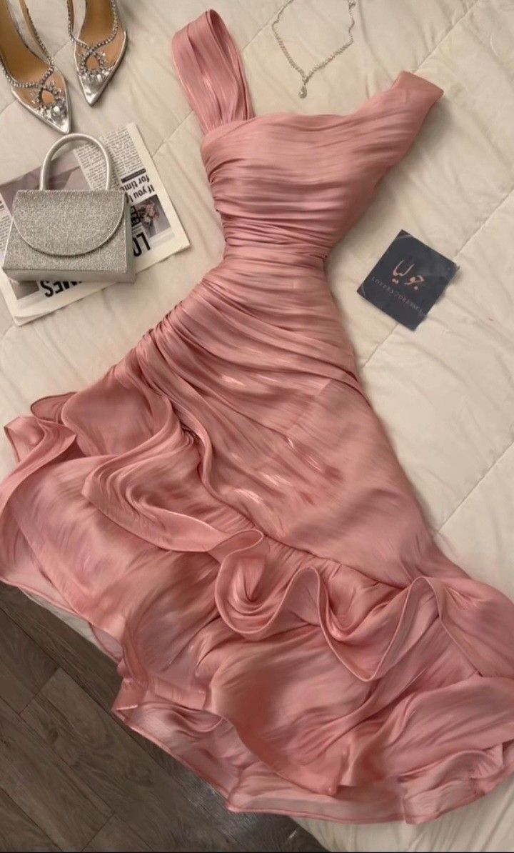 DRESSES